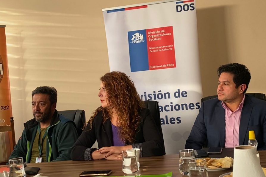 Autoridades regionales dialogaron sobre seguridad y prevención de gripe aviar en borde costero de Atacama