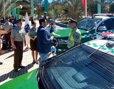 Delegado participó de la entrega de tres nuevos vehículos policiales