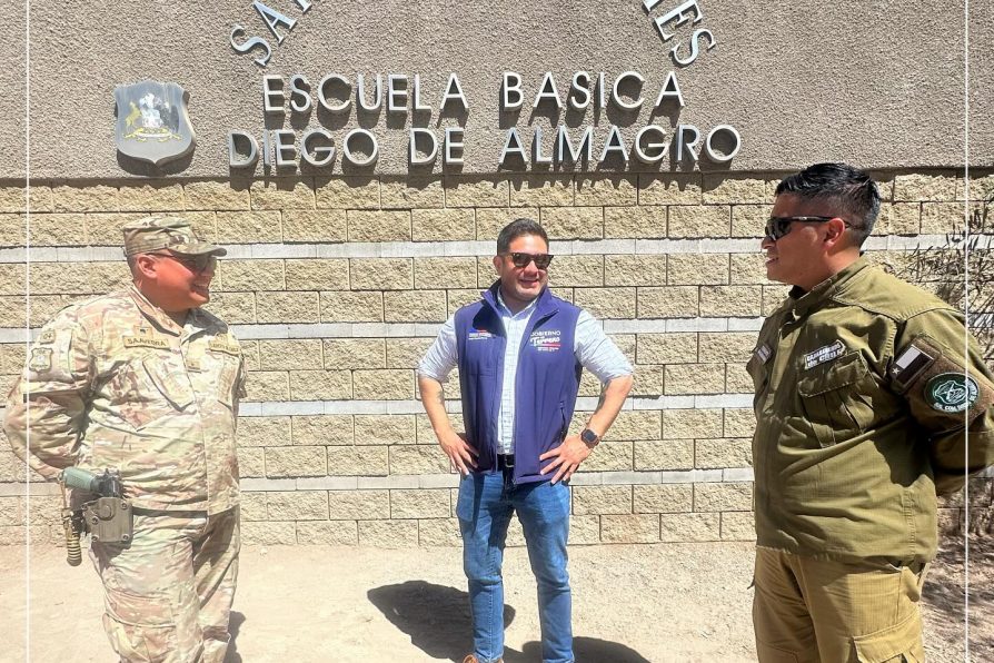 Delegado visita locales de votación en la provincia de Chañaral