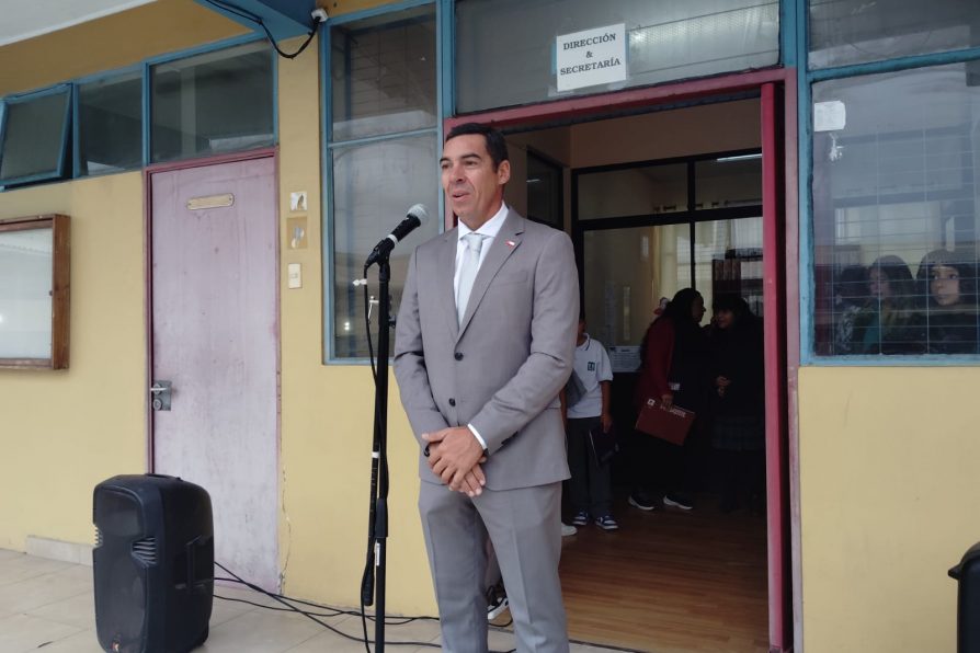 Delegado participa de acto de inicio de semana en establecimiento educacional de Chañaral