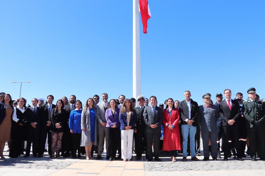 CHILE SE IZA EN EL KAUKARI: AUTORIDADES DE LA REGIÓN DE ATACAMA PARTICIPAN EN EMOTIVO HITO REPUBLICANO